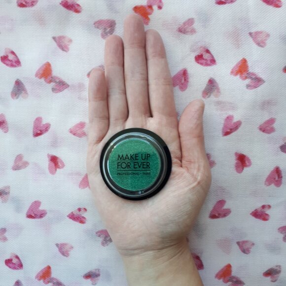 ⭐️HOST PICK⭐ Make Up For Ever: Artist Eyeshadow in ME304 Emerald - Picture 11 of 16